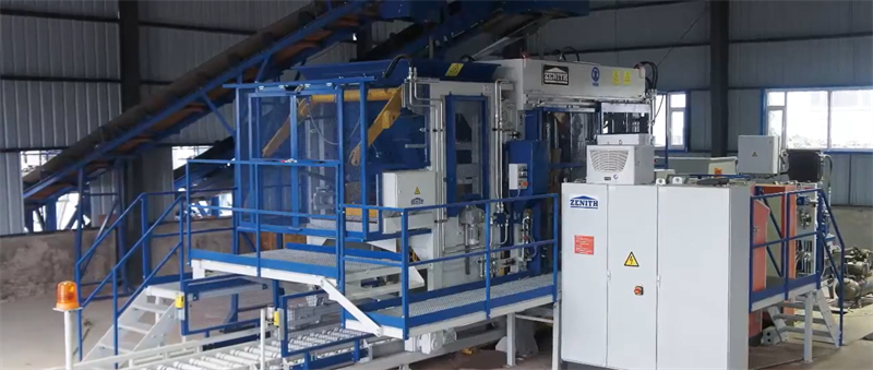 Seoladh tionscadal táirgthe brící comhghlasála coincréite ilchiseal lán-uathoibríoch san Afraic.