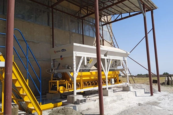 Meaisín Déanta Bloc Uathoibríoch QT6 san Airméin, ó 2022 i leith